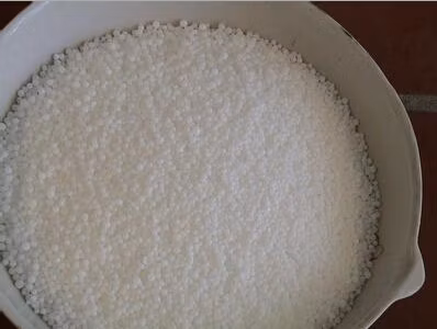 Matières premières industrielles de savon de détergent de catégorie industrielle de la soude caustique 99%Min